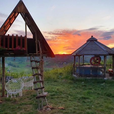 Log Cabin Uvac Nova Varos Ngoại thất bức ảnh