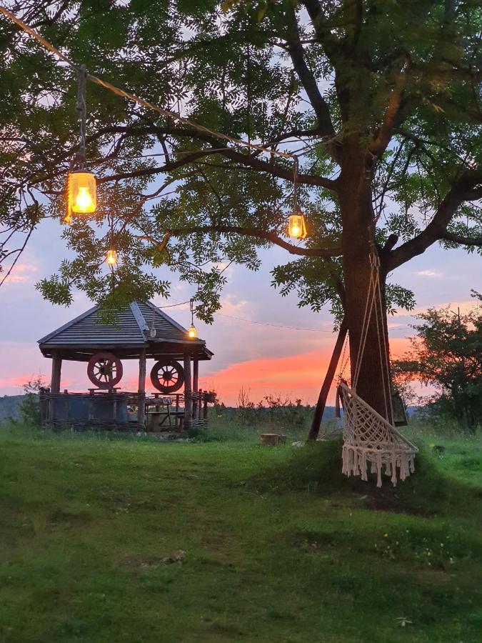 Log Cabin Uvac Nova Varos Ngoại thất bức ảnh