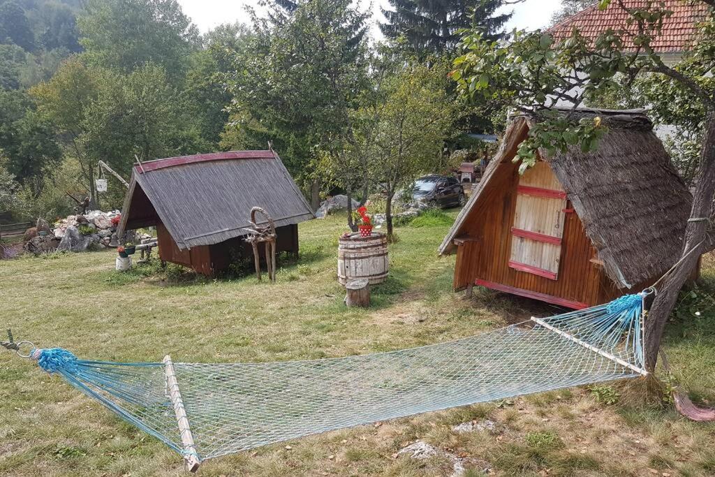 Log Cabin Uvac Nova Varos Ngoại thất bức ảnh